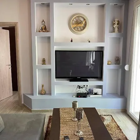 Daire The Grey Rose *