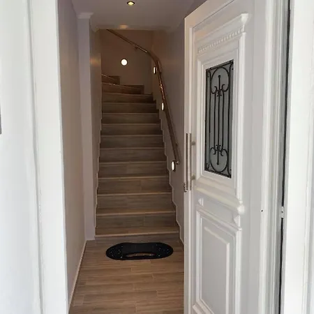 The Grey Rose * Limenas (Thasos)