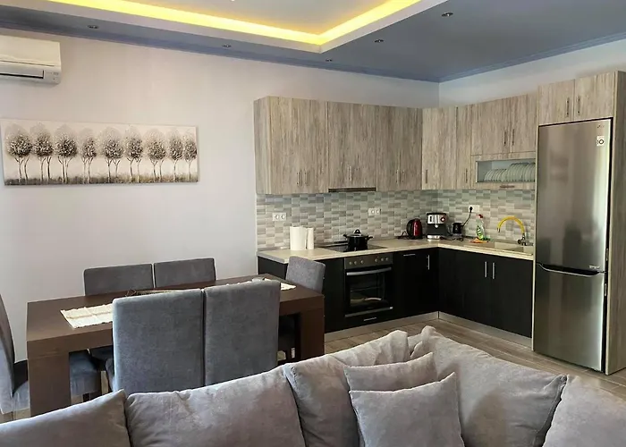 The Grey Rose * Limenas (Thasos)