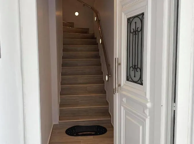 The Grey Rose * Limenas (Thasos)